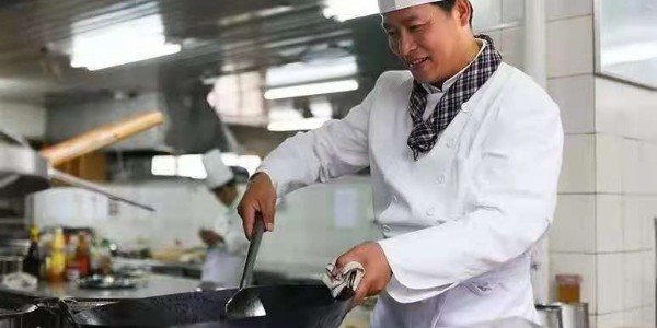 商用廚房工程有哪些-20年廚房工程經(jīng)驗(yàn)（宇杰廚具）